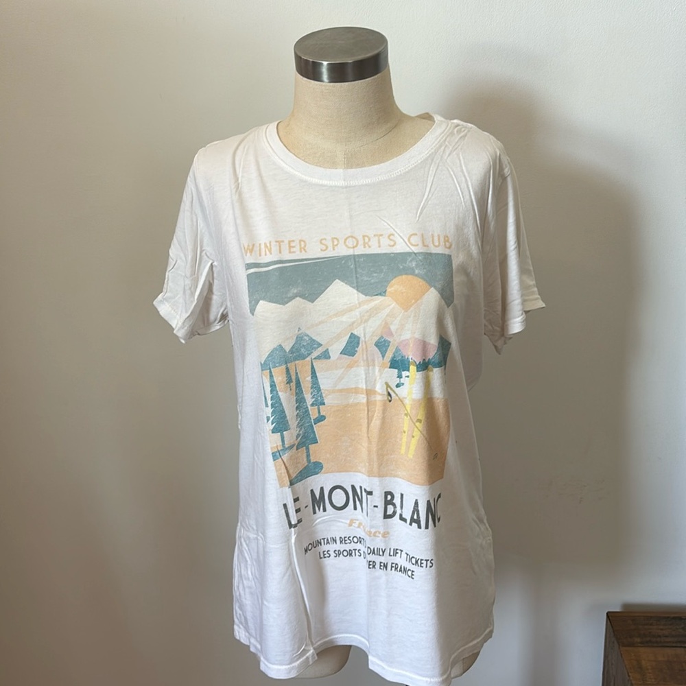 Anthropologie graphic tshirt